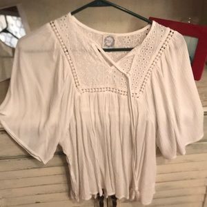 super cute white blouse